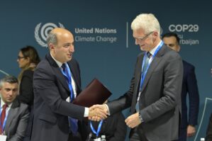 Azərbaycanın təşəbbüsü ilə şagirdlərin iqlim savadlılığı ölçüləcək - FOTOLAR