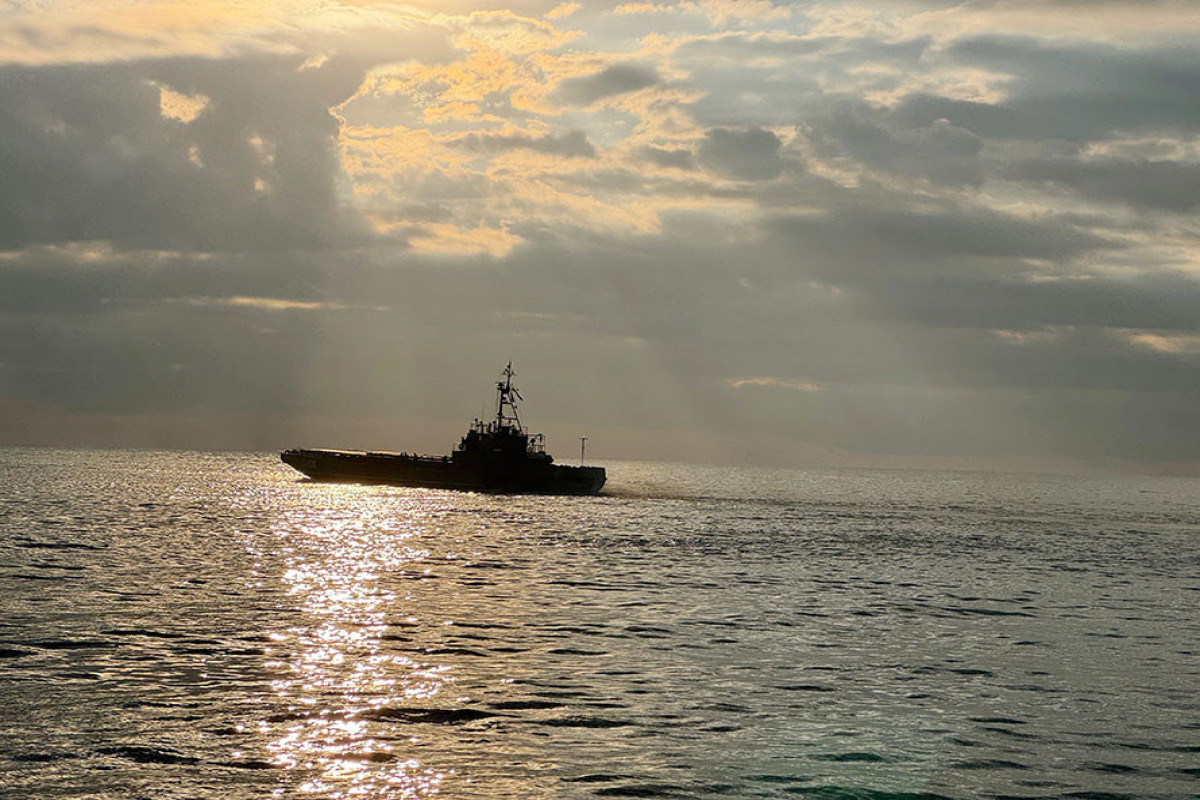 Döyüş gəmiləri və dəniz piyadaları təlimdə - VİDEO