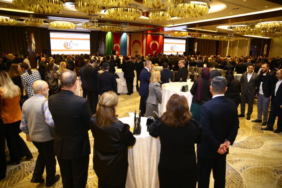 Cavanşir Feyziyev Şimali Kipri təbrik etdi - FOTO