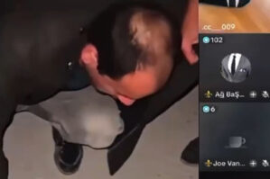 Tiktoker qız onu söyən kişini ayağından öpdürdü - VİDEO