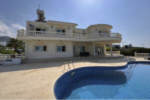 Azərbaycanlı iş adamları Şimali Kiprdə 4 milyonluq mülklər aldı - VİDEO