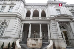 Kavelaşvili Tbilisidəki prezident sarayında işə başladı