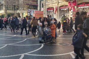 Yeni ildən nə gözləyirsiniz? - Bakıda sakinlərlə maraqlı sorğu