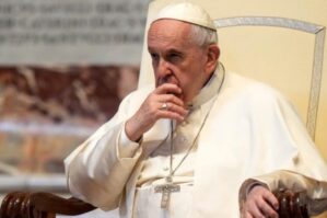 Roma Papasının halı pisləşdi