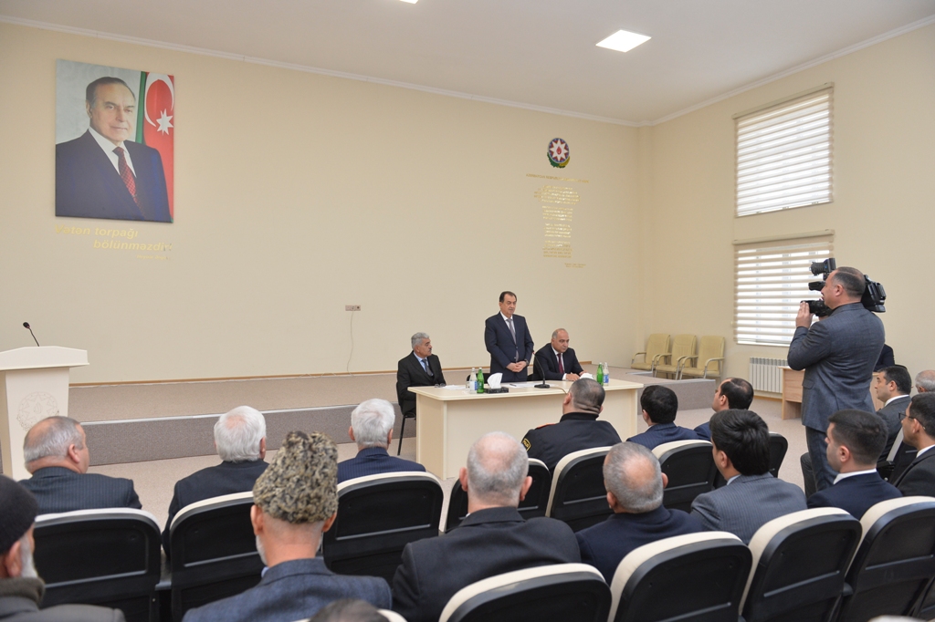 Taleh Qaraşov cari ilin sonuncu səyyar qəbulunu onlarla keçirdi - FOTOLAR