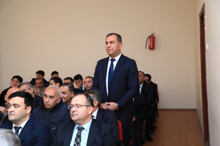 Niyazi Bayramov Gəncədə vətəndaşlarla görüşdü - FOTO 2 Niyazi Bayramov Gəncədə vətəndaşlarla görüşdü - FOTO