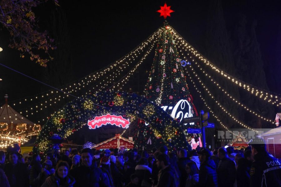 Bakı 2025-ci ili belə qarşılayır - FOTOLAR