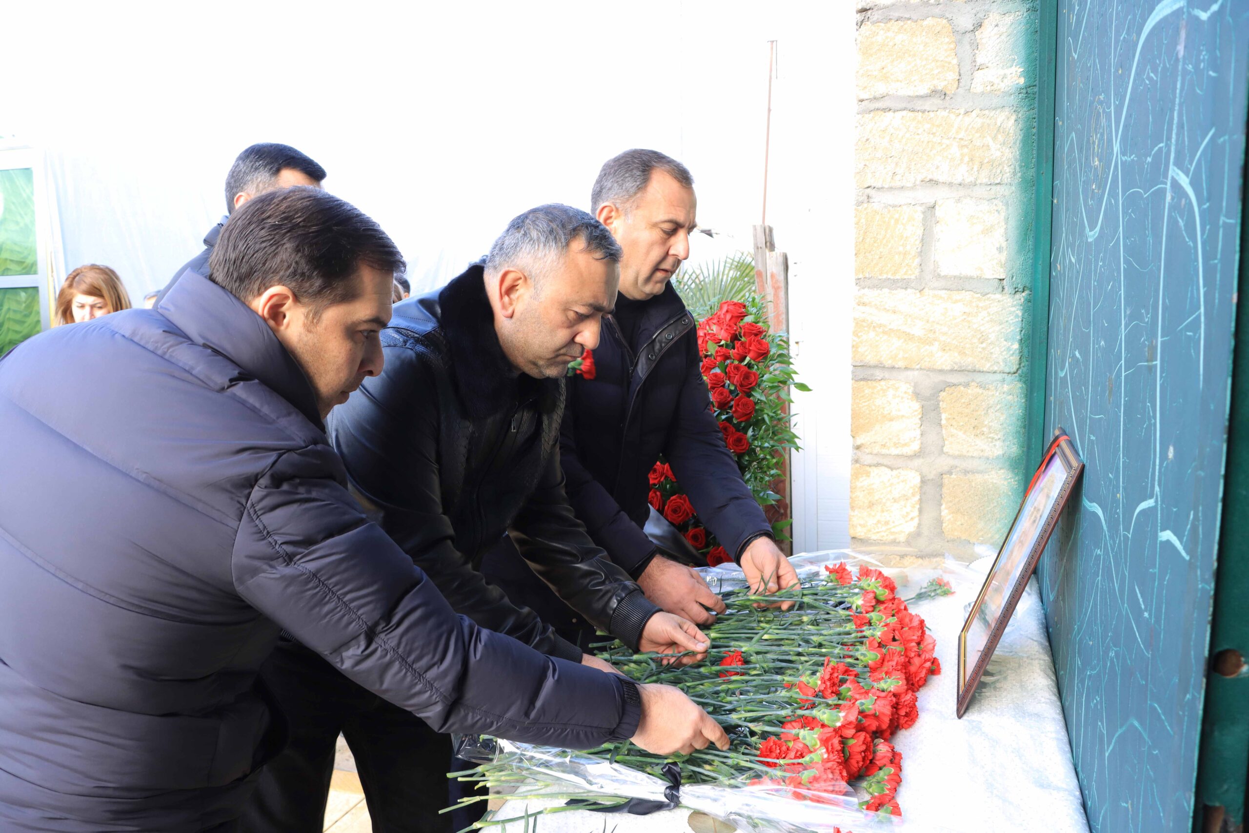 Niyazi Bayramov Hökumə Əliyevanın yas mərasimində - FOTOLAR