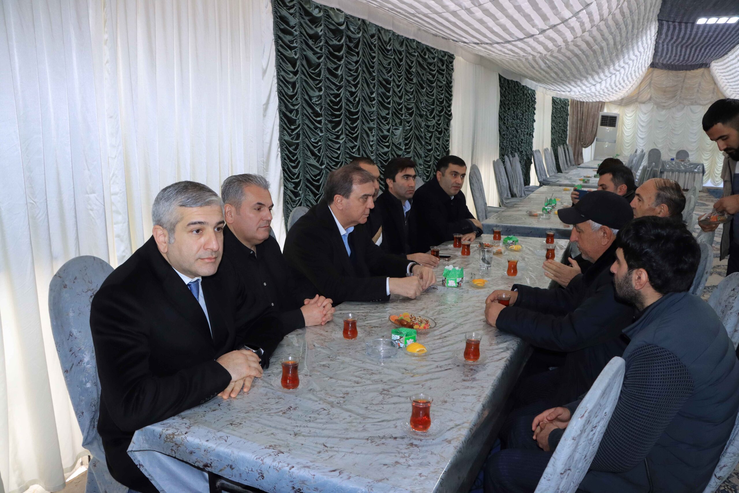 Niyazi Bayramov Hökumə Əliyevanın yas mərasimində - FOTOLAR