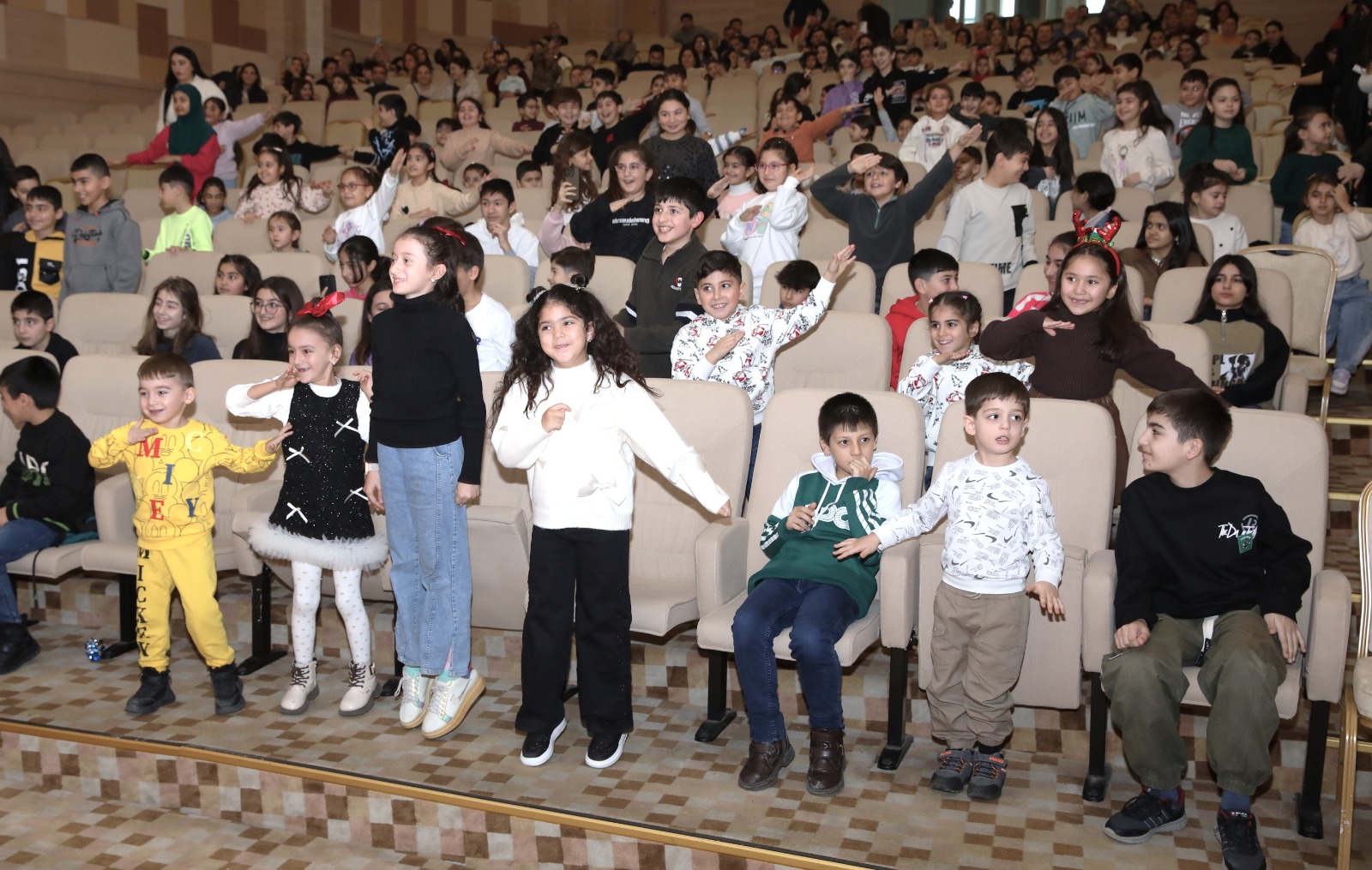 AHİK uşaqlar üçün bayram şənlikləri keçirir, sovqatlar paylayır - FOTOLAR
