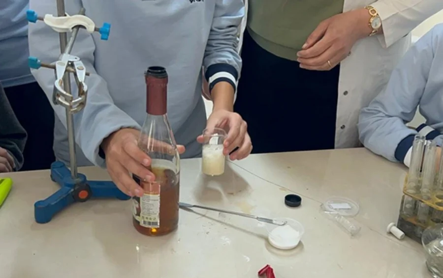 Şəkidə faciə: müəllim və şagirdlər xəsarət aldı