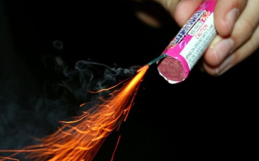 Pirotexniki vasitə partladı, azyaşlı ağır xəsarət aldı