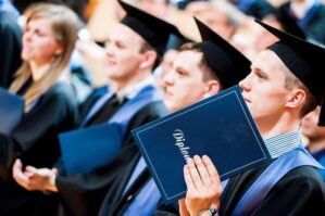 Doktoranturanı xaricdə oxumaq istəyənlərə şad xəbər