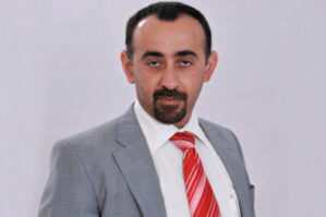 Tanınmış hüquqşünasa qarşı dələduzluq edildi