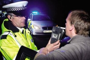 Promil cihazını yaradan alim içkili saxlanıldı - FOTO