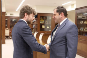 Papikyan və Dekotini regional məsələləri müzakirə etdi