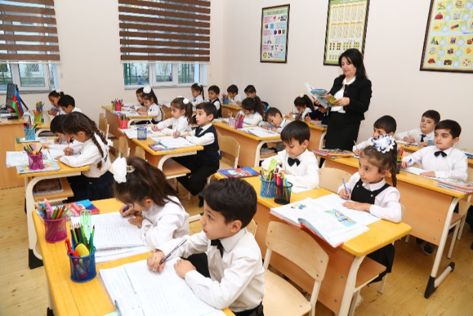 İbtidai siniflər 5 gün evdə olacaq 1 mekteb ders