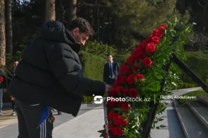 Messi Heydər Əliyevin məzarını ziyarət etdi - FOTOLAR