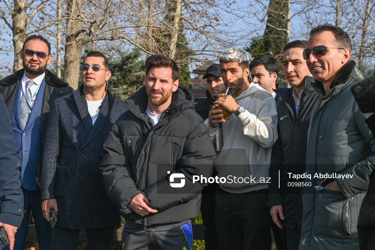 Messi Bakıda Qarabağ atlarını izlədi - VİDEO 1 Messi Bakıda Qarabağ atlarını izlədi - VİDEO