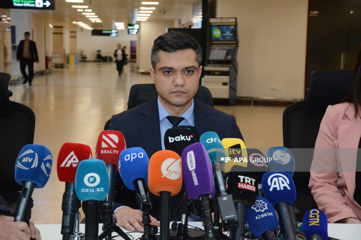 Təyyarə qəzası ilə bağlı müşavirə keçirildi