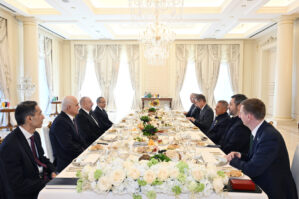 İlham Əliyev və Tatarıstanın rəisi birgə nahar etdilər - FOTO