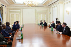 Prezident Qvineya-Bisaunun nümayəndə heyətini qəbul etdi