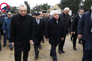 Rəsmilər II Fəxri xiyabanda - FOTOLAR