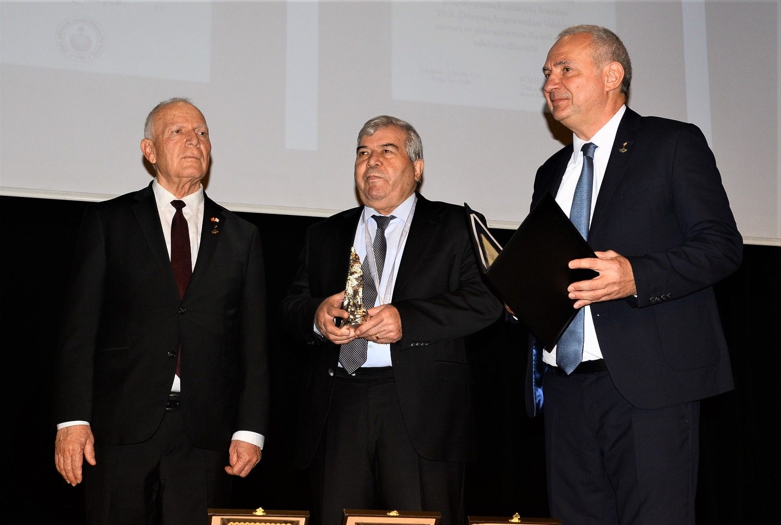 Sabir Rüstəmxanlıya "Türk dünyası Turan Yazqan" mükafatı verildi - FOTOLAR