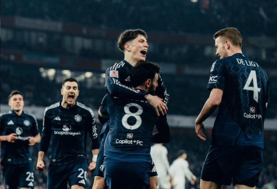 "Mançester" 10 nəfərlə "Arsenal"a qalib gəldi