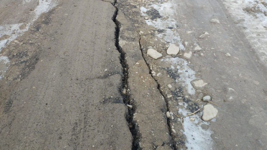 Şamaxıda təhlükəli vəziyyət: torpaq sürüşməsi aktivləşdi - FOTO