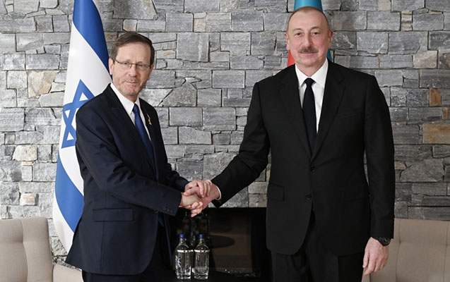 İlham Əliyev İsxak Hersoqu təbrik etdi 1