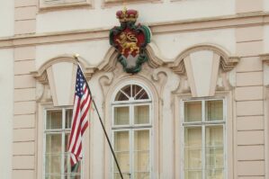 ABŞ səfirliyinə daxil olmaq istəyən azərbaycanlı həbs edildi