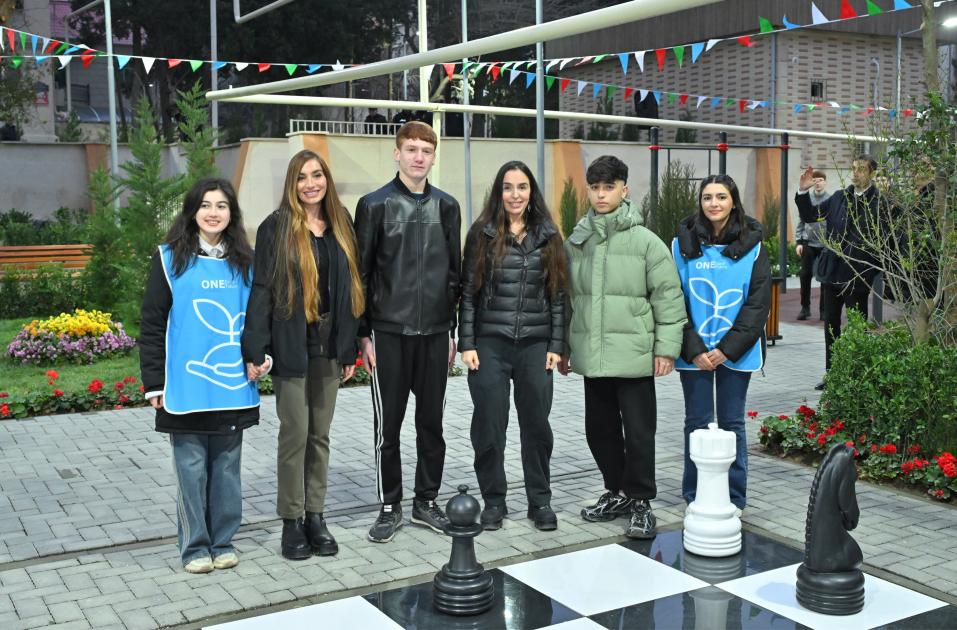 Bakıda növbəti yenilənmiş həyətlər istifadəyə verilib - FOTOLAR