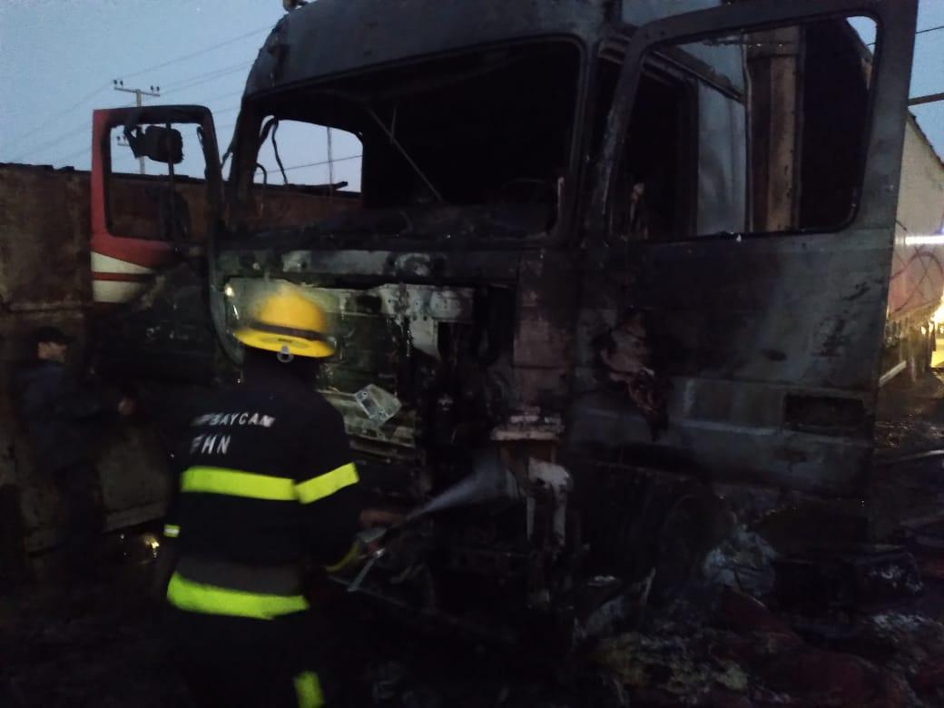 Salyanda yük maşınının çəni partladı: Xəsarət alanlar var - FOTO