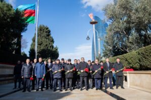 ADY kollektivi Şəhidlər xiyabanını ziyarət etdi