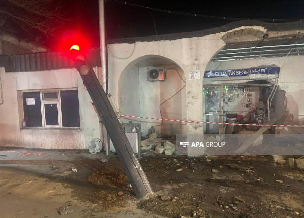 Daha bir avtoqəza: Bu dəfə satıcılar ağır xəsarət aldı - FOTO