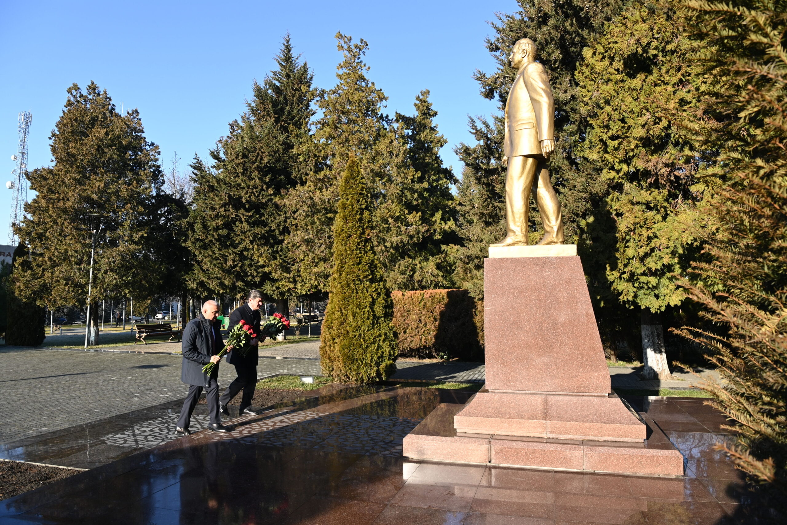 Vüqar Əhmədov Qəbələdə vətəndaşları qəbul etdi - FOTO