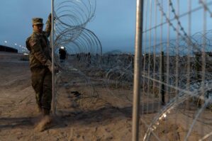 ABŞ Meksika sərhədinə əlavə hərbi qüvvə göndərir