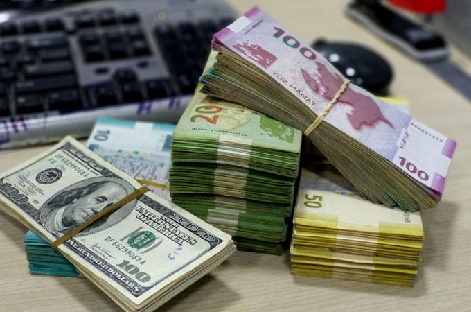 Bakıda tapılan 10 min manat onun imiş - FOTO