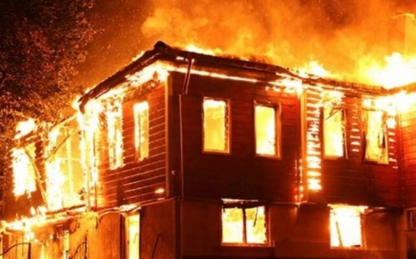 Yaşayış evi yanaraq külə döndü: xəsarət alan var - VİDEO