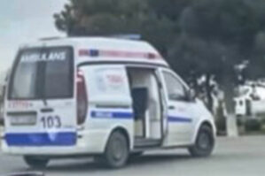 Təcili yardım maşını niyə qapısı açıq hərəkət edib? - VİDEO