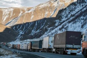 Ermənistanı Rusiyaya bağlayan yol qapandı