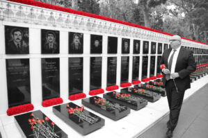 ABŞ rəsmisi Şəhidlər xiyabanını ziyarət etdi