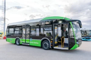 Yolda xarab olur, enerjisi bitir: Yeni elektrik avtobuslarının problemi - VİDEO