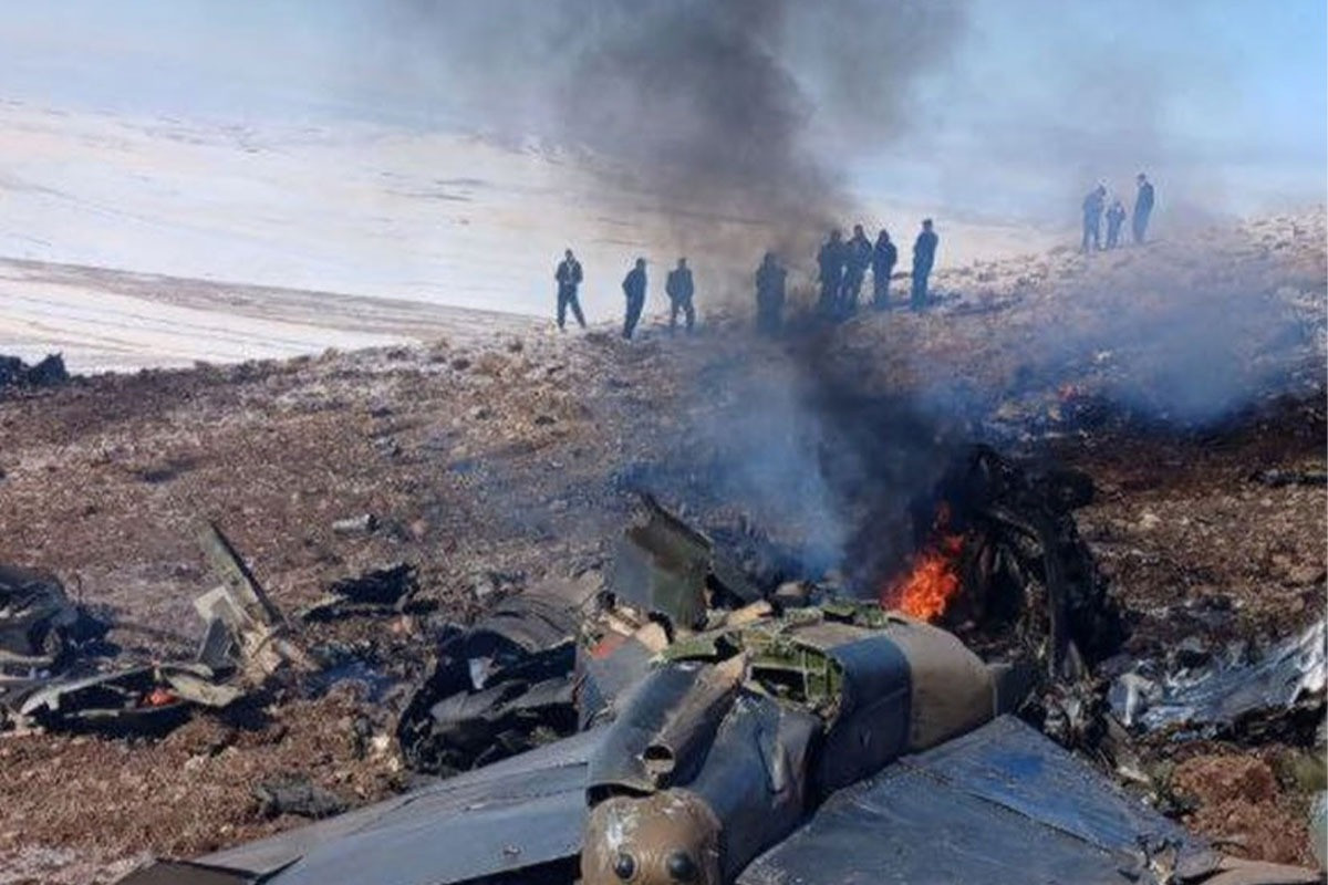 İranda hərbi təyyarə qəzaya uğradı