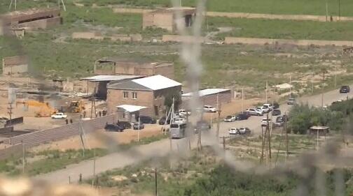 İrəvan sərhəddə Bakını qəzəbləndirən "maşın"ı işə salır