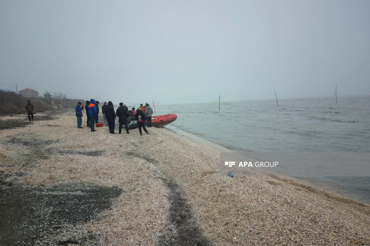 İtkin düşən balıqçıların axtarışları davam edir