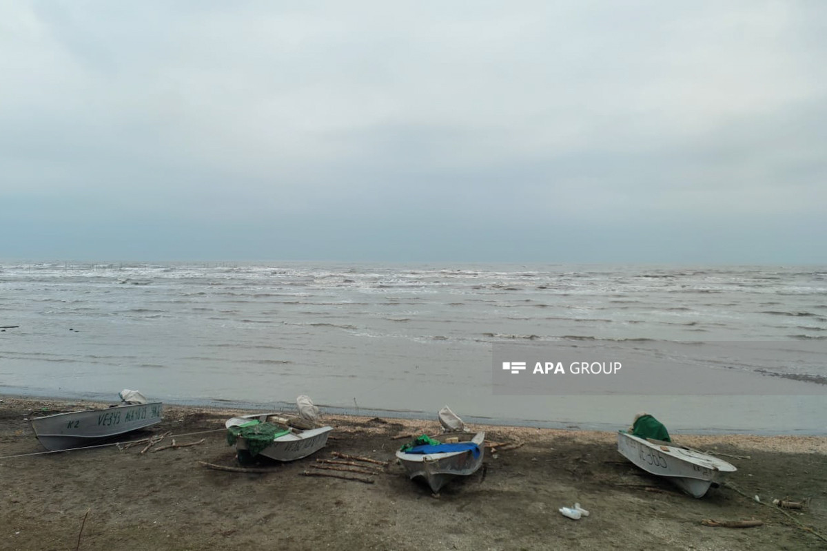 İtkin düşən balıqçılar helikopterlə axtarılır - FOTOLAR