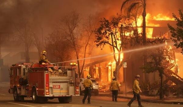İnanılmaz: Los-Ancelesdə yanğın belə başlayıb – Video