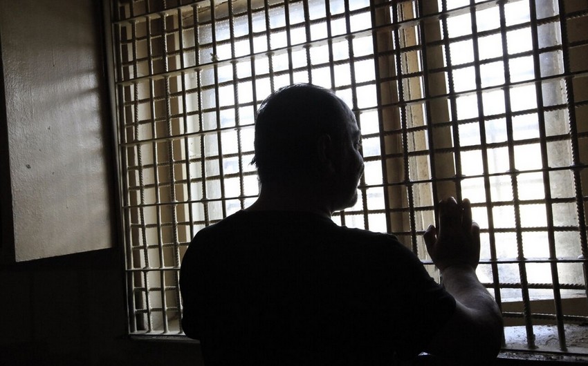 Erməni məhbus dilini kəsdi